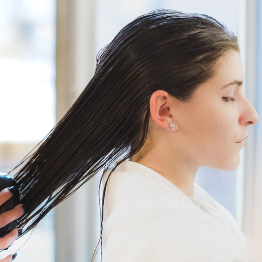Quando pettinare i capelli per non spezzarli?